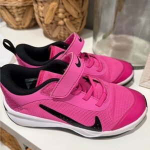 Nike size 1 girls